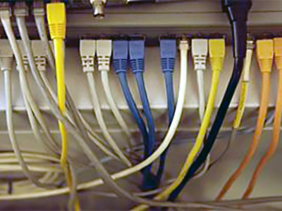 ネットワークトラブルに強いオフィスの配線管理